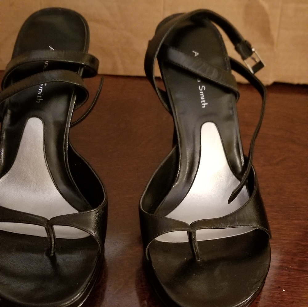 Shoes - Picture 2 of 4